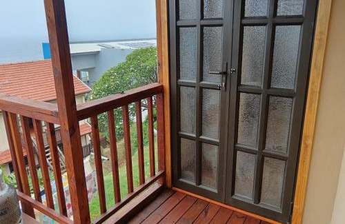 Bluff Apartment | Dream View Cabin