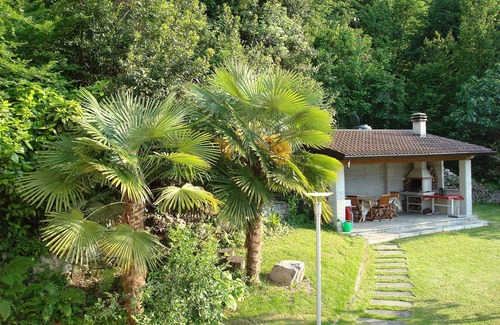 Lezzeno Apartment | Dream view - Spacious apartment with large garden