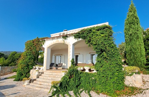 Stomorska Villa | DREAM VILLA island Solta Croatia/Split with OWN POOL & SEA VIEW.