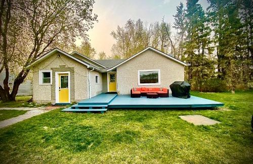 Division No. 11 House | DreamLand Farms, Edmonton