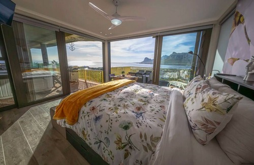 Pringle Bay Cabin | Dreamview Lodge @ The Butterfly Villa in Pringle Bay with breathtaking views