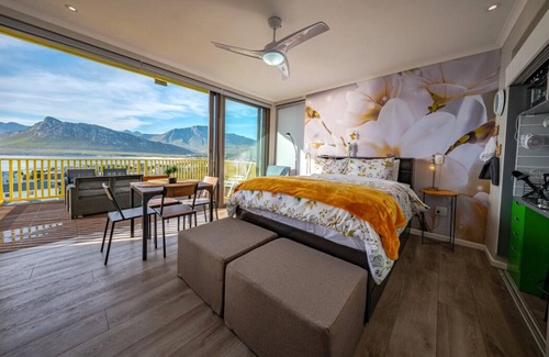 Pringle Bay Cabin | Dreamview Lodge @ The Butterfly Villa in Pringle Bay with breathtaking views
