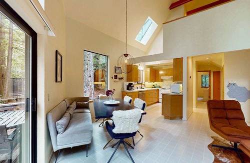 Anchor Bay House | Dreamy Chalet Style House in the Forest With Large Deck, Near Beach - 1 Dog Okay