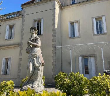 Saint-Ambroix Villa | Dreamy Château for big groups and their pets