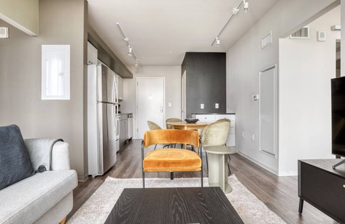 Theatre District Apartment | Dreamy Chinatown/Theater District 2BR w/W/D & Gym, nr T, by Blueground