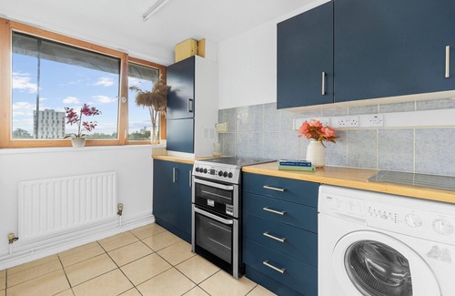 Hackney Downs Apartment | Dreamy City Views, accessible to Shoreditch/Stoke Newington/West End/Stratford