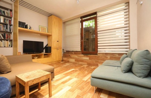 Harbiye Apartment | Dreamy House near Trendy Attractions in Sisli