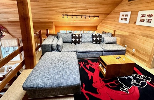 Vernon House | Dreamy Kalamalka Lake House