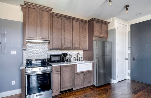Williamsburg Apartment | Dreamy Williamsburg 1BR w/W/D & Gym, nr Domino Park, by Blueground
