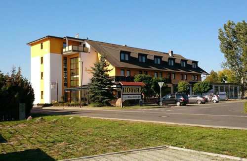 Cottbus House | Dreibettzimmer 2 - Hotel Willmersdorfer Hof S