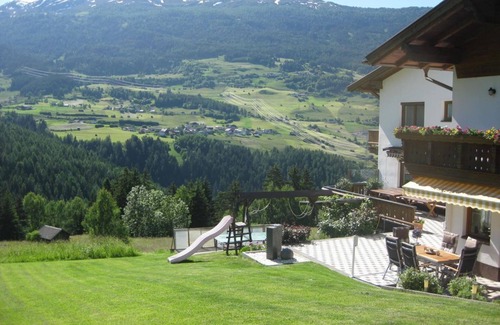 Jerzens Cottage | Dreibettzimmer - Gästeheim Lederle