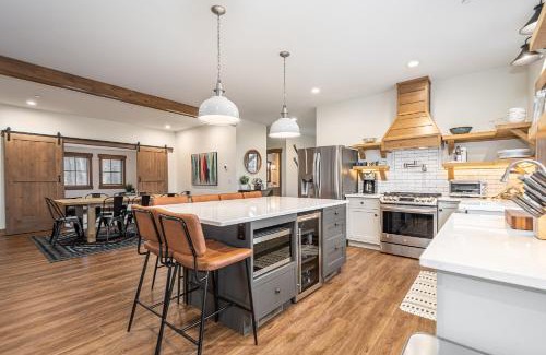 McHenry House | Dreidels Den