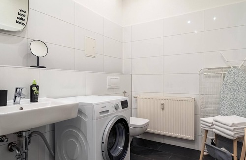 Innere Neustadt Apartment | Dresden Hoyerswerdaer Str | Two-Bedroom Suite XXL