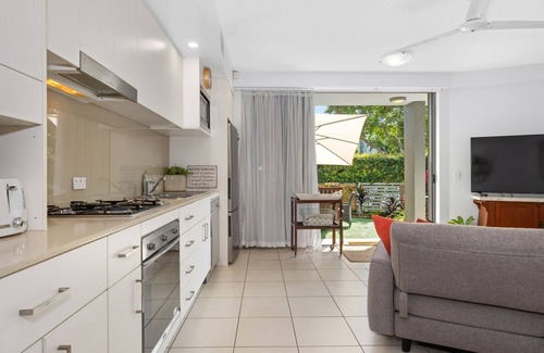 Casuarina Apartment | Drift North 42 with Resort Pool