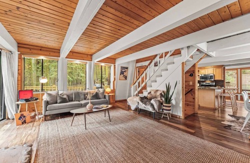 Tahoe Pines Cabin | Drifthaus | Firepit, Fireplace & BBQ!