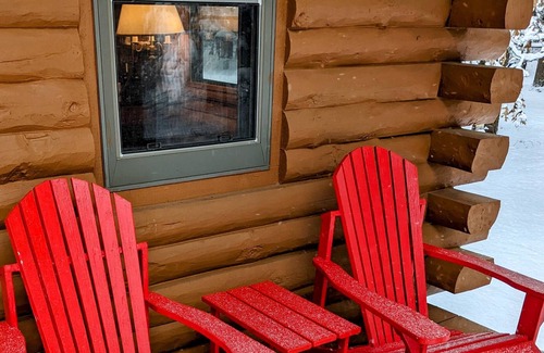 Lone Rock Cabin | 🌲Driftless Chalet🌲 Secluded 2BR cabin on 5 wooded acres