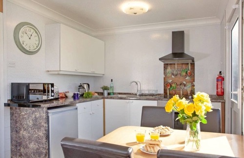 Dawlish Warren Ski Chalet | Driftwood, 2 Bedroom Chalet on the 4* Welcome Holiday Park, Dawlish Warren