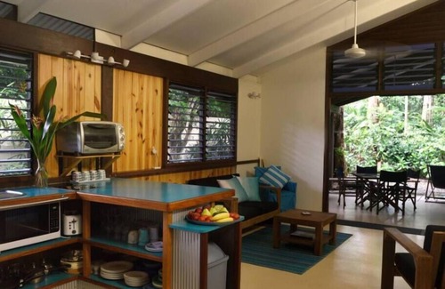 Wongaling Beach Cottage | Driftwood- Beachside Cottage!