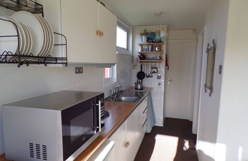 Heacham Ski Chalet | Driftwood Cabin near Heacham Beach, Coastal Chalet, Free Parking