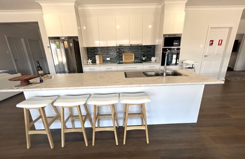 Port Hughes Apartment | Driftwood Cove - Immaculate Home in Port Hughes