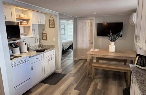 Hampton House | Driftwood Getaway - Perfect Location Near Beach!