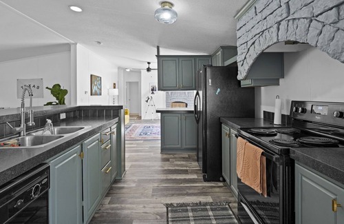 Driftwood House | Driftwood Home near Wineries, Breweries, and Wedding Venues!