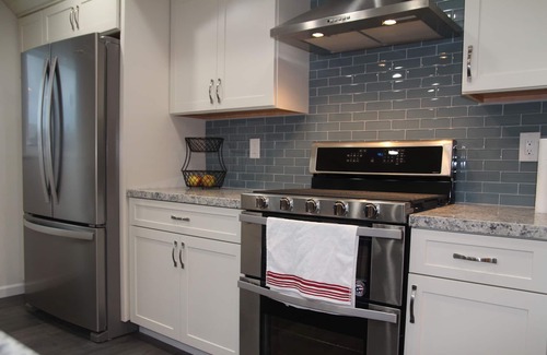 Costa Mesa House | Driftwood is between Disneyland and Newport Beach