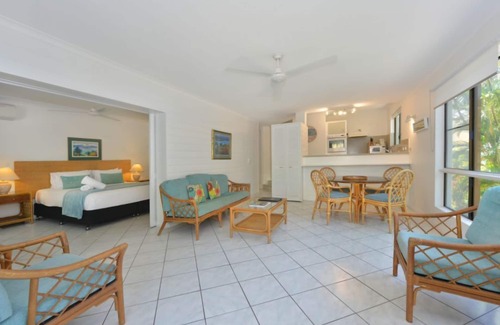 Port Douglas Apartment | Driftwood Mantaray Two Bedroom Two Bathroom Apartment