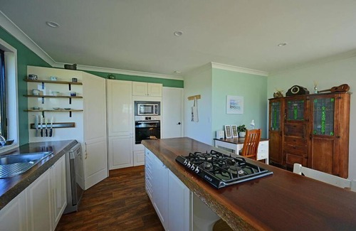 Wallabi Point House | Driftwood - ocean view beach house with pool