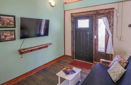 Cotter Apartment | Drifty's Hideaway - quaint apartment in Cotter