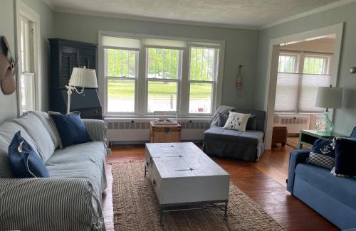Geneva-on-the-Lake House | Drop Anchor Cottages and Lake House