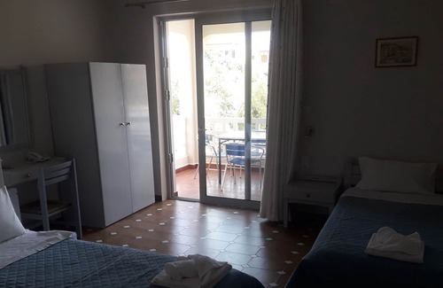 Mavrovouni Apartment | Drossia # 4 - One Bedroom Apartment, Sleeps 4