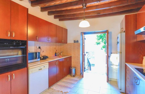 Droushia House | Droushia Corner House, Cyprus Stone House, 7 pax