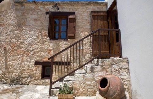 Droushia House | Droushia Corner House, Cyprus Stone House, 7 pax