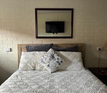 Moora Hotel | Drover's inn