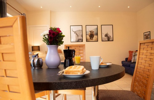 Alvie Cottage | Druim an Lochain Cottage - farmstay in The Cairngorms