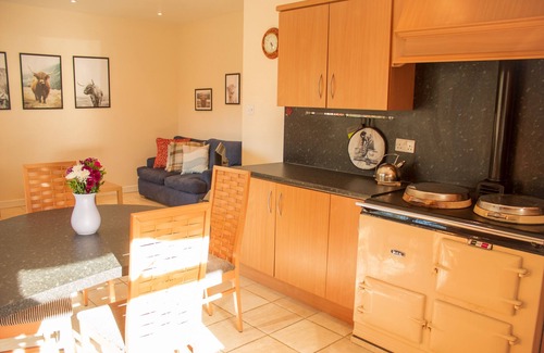 Alvie Cottage | Druim an Lochain Cottage - farmstay in The Cairngorms