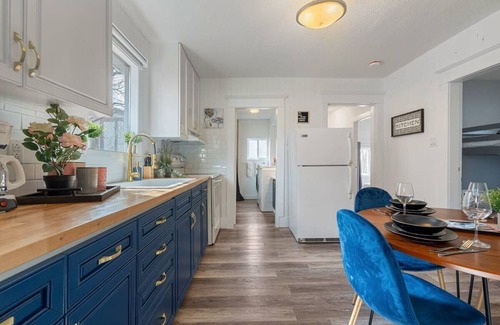 Drumheller House | Drum Cottage | No Service Fees | Backyard & BBQ