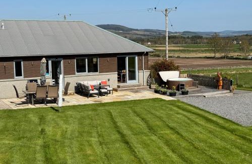 Banchory Apartment | Drumhead Cottage Finzean, Banchory Aberdeenshire Self Catering with Hot Tub