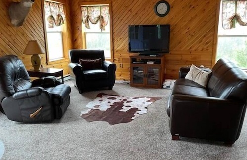 Drummond Apartment | Drummond Island Hotel & Vacation Homes - Tamarack Tops