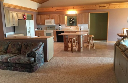 Drummond House | Drummond Island Hotel & Vacation Homes - Rocky Knoll Lodge