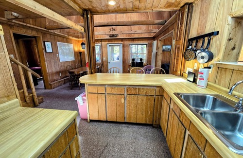 Drummond House | Drummond Island Hotel & Vacation Homes - Pebble Beach