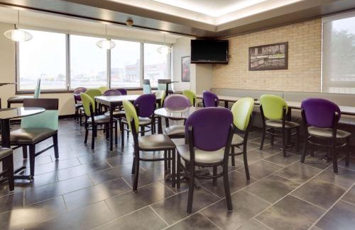 North San Antonio - SAT Hotel | Drury Inn & Suites San Antonio Northeast