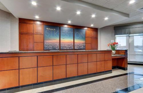 Miner Hotel | Drury Inn & Suites Sikeston