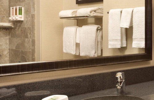 Brentwood Hotel | Drury Inn & Suites St. Louis Brentwood