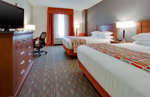 O'Fallon Hotel | Drury Inn & Suites St. Louis O'Fallon, IL