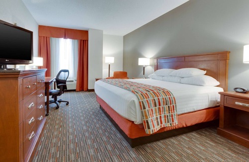 O'Fallon Hotel | Drury Inn & Suites St. Louis O'Fallon, IL