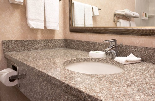 Clifton Heights Hotel | Drury Inn & Suites St. Louis Forest Park