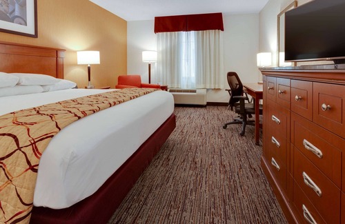 Clifton Heights Hotel | Drury Inn & Suites St. Louis Forest Park