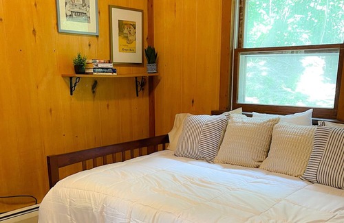 Kent Lakes House | DRV Lake Carmel retreat
